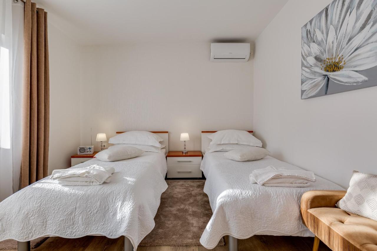 Elegant Two Bedroom Apartment Zadar Exterior foto